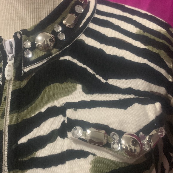 Just B,3/4 lengths sleeve,  heavily jewelled and funky design. Size M - Picture 4 of 8